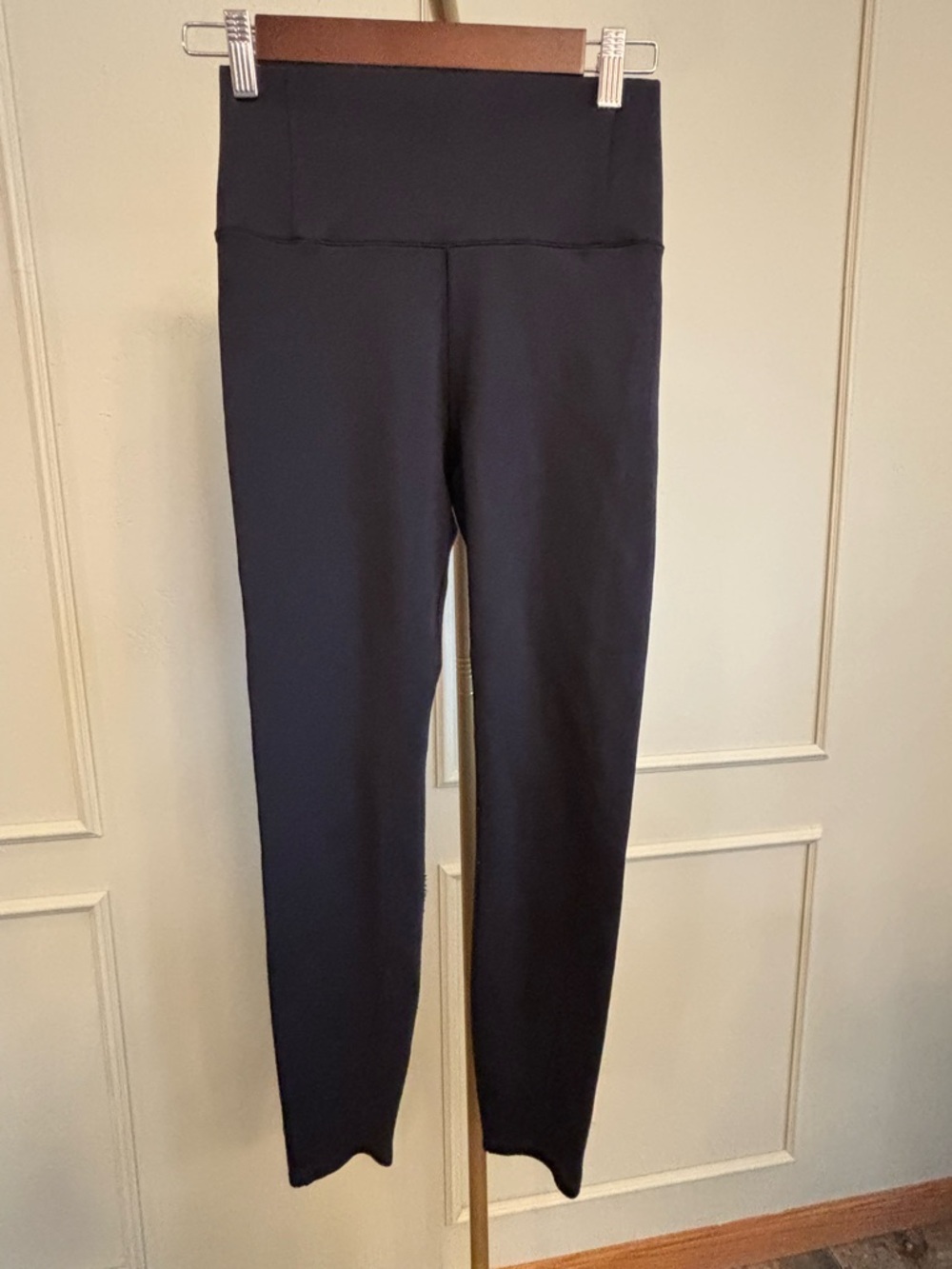 Vuori High-Waist Black Women's Leggings MSRP $128 NWOT Med see details